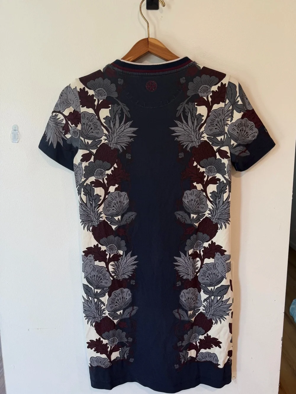 Tory Burch Printed T-Shirt Dress Imperial Garnet Wonderland Vine Women’s Size XS